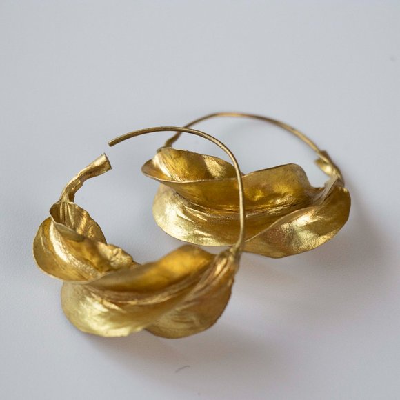Golden Twist Hoop Earrings - Picture 2 of 2